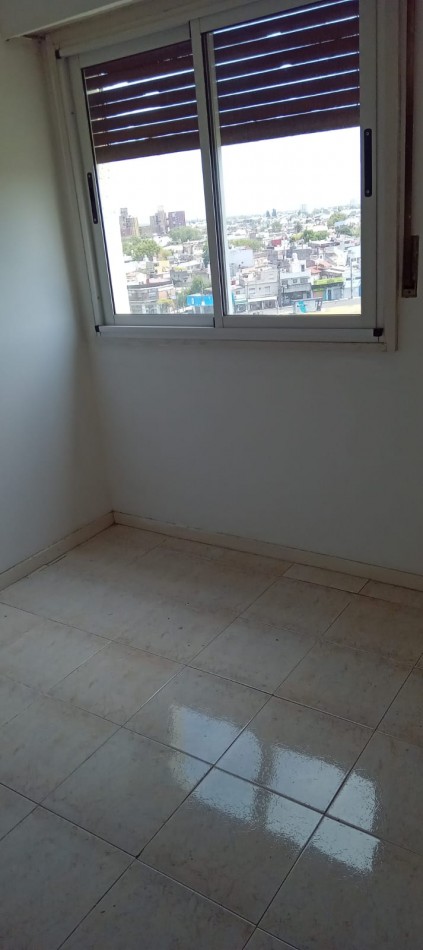 Curuzu Cuatia 2400. Departamento 3 ambientes.