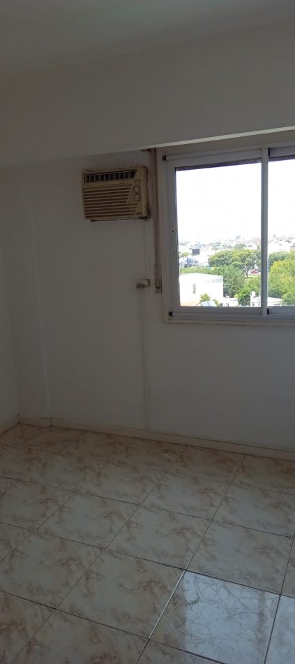 Curuzu Cuatia 2400. Departamento 3 ambientes.