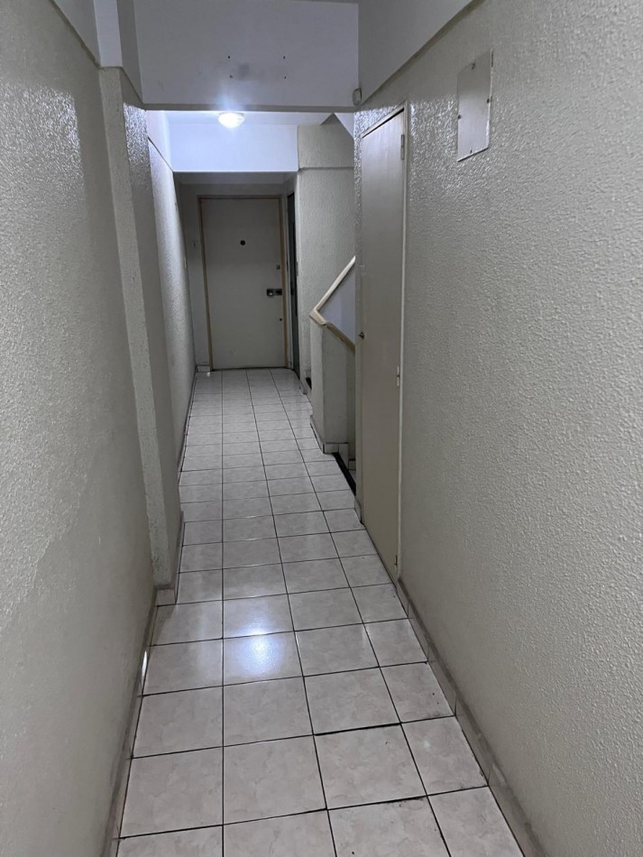 Av. Avellaneda 3500. Departamento 2 ambientes interno. 