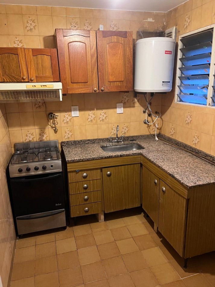 Av. Avellaneda 3500. Departamento 2 ambientes interno. 