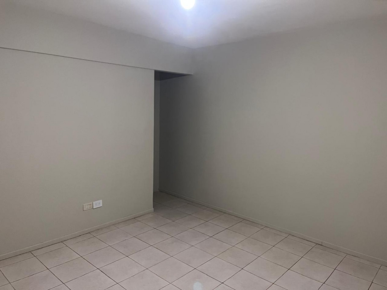 Av. Avellaneda 3500. Departamento 2 ambientes interno. 