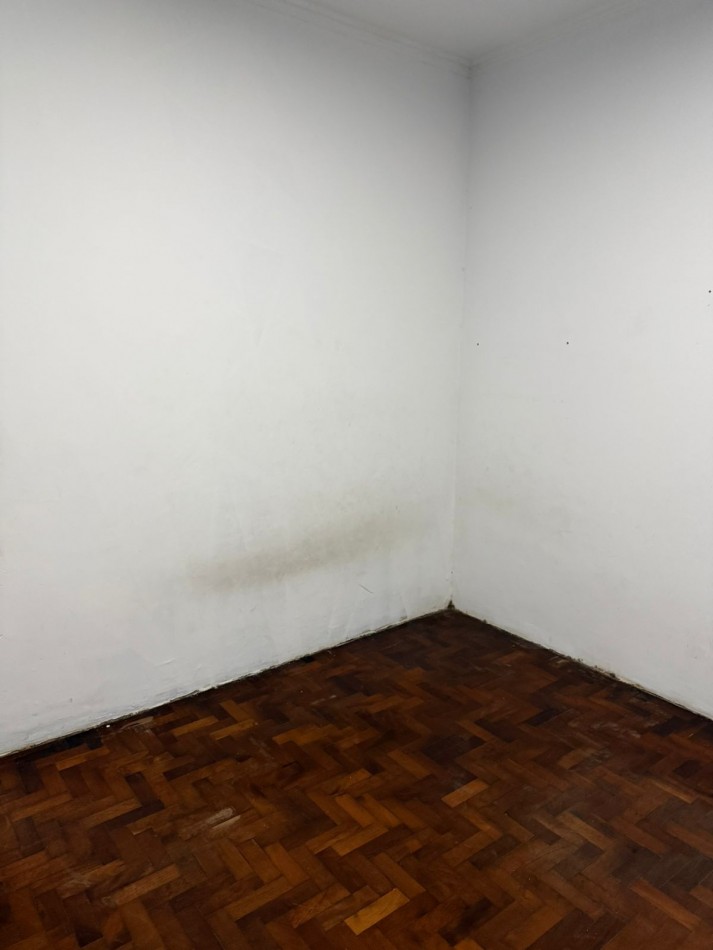 Rivera Indarte 2300. Casa multifamiliar