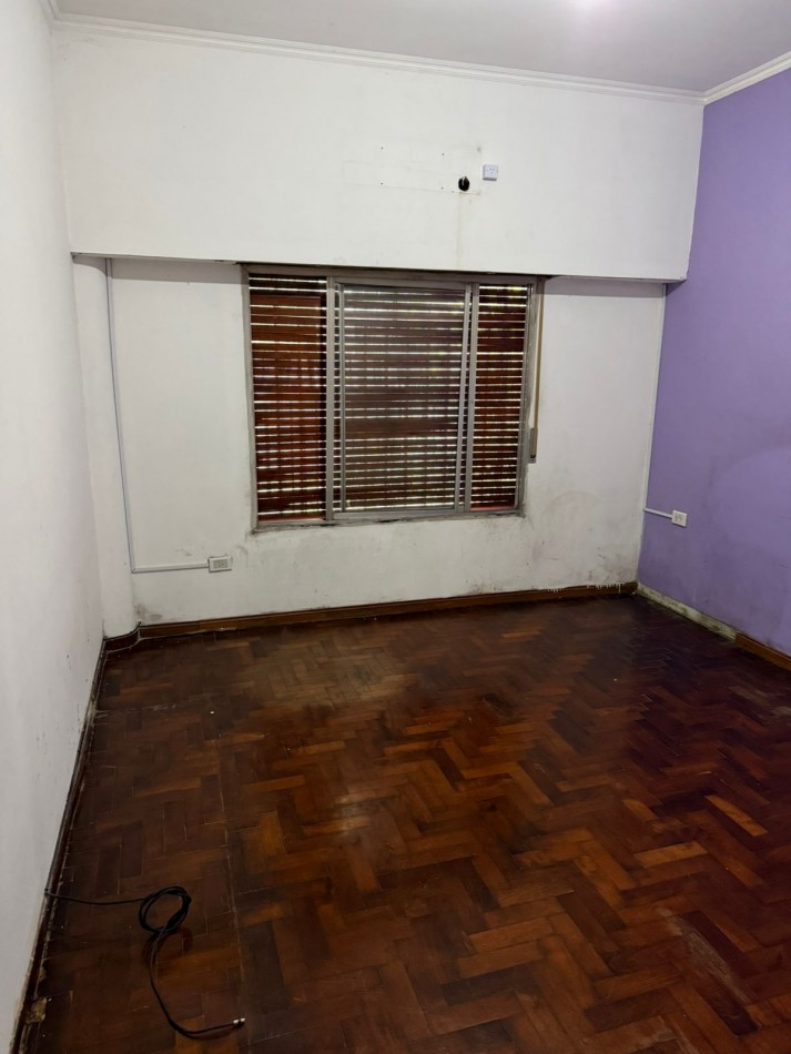Rivera Indarte 2300. Casa multifamiliar