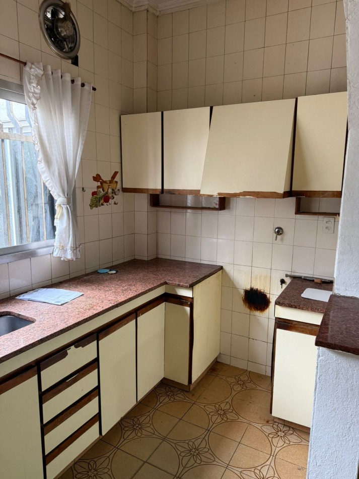 Rivera Indarte 2300. Casa multifamiliar