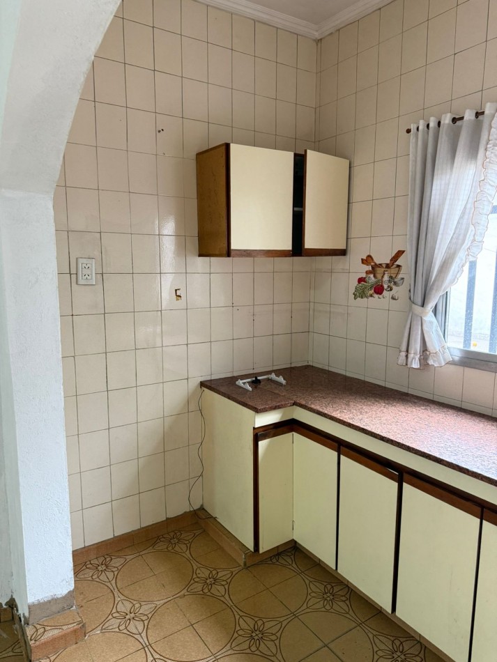 Rivera Indarte 2300. Casa multifamiliar