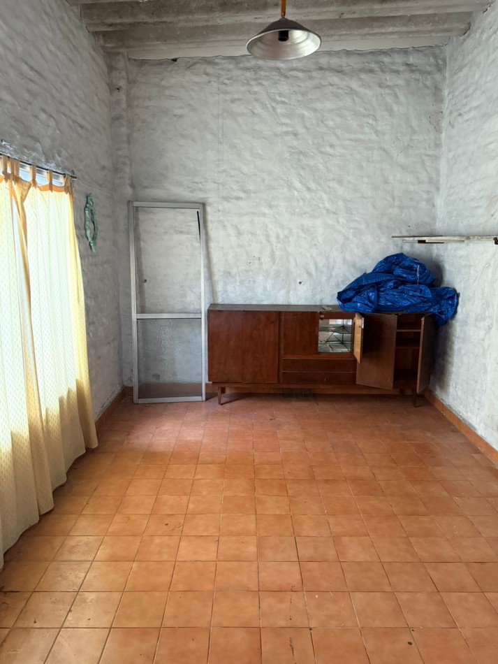 Rivera Indarte 2300. Casa multifamiliar