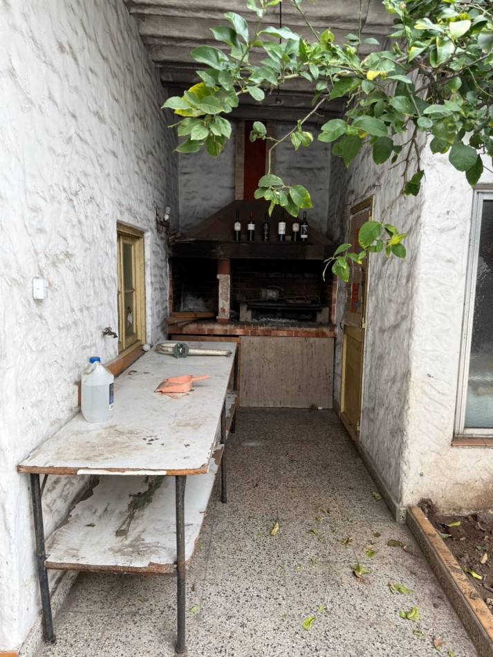 Rivera Indarte 2300. Casa multifamiliar