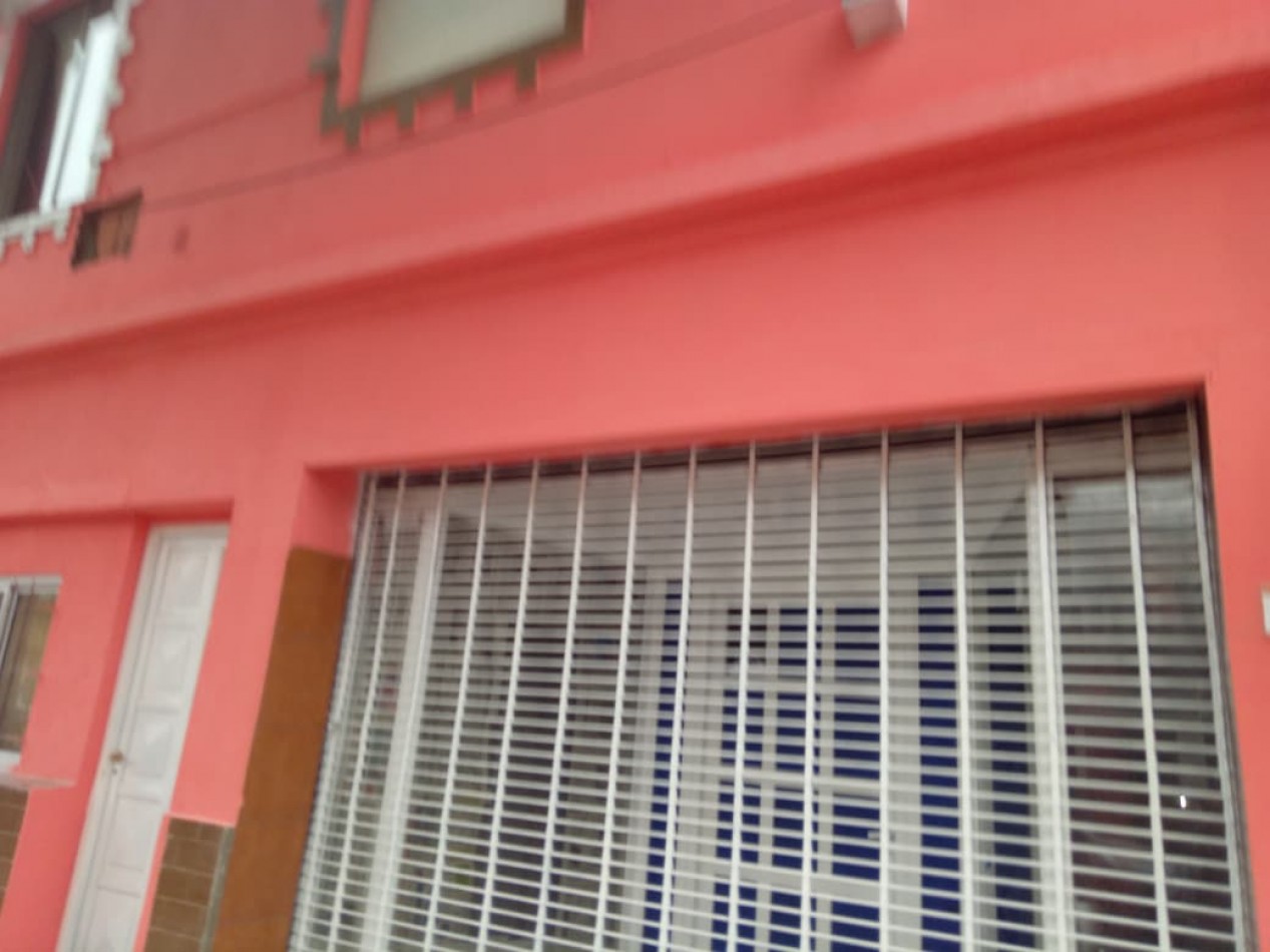 Timoteo Gordillo 2500. PH 2 1/2 ambientes patio y terraza.
