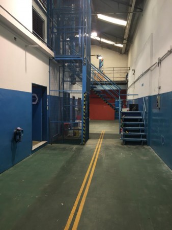 Tapalque 5700. Galpon. 