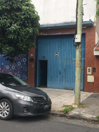 Tapalque 5700. Galpon. 