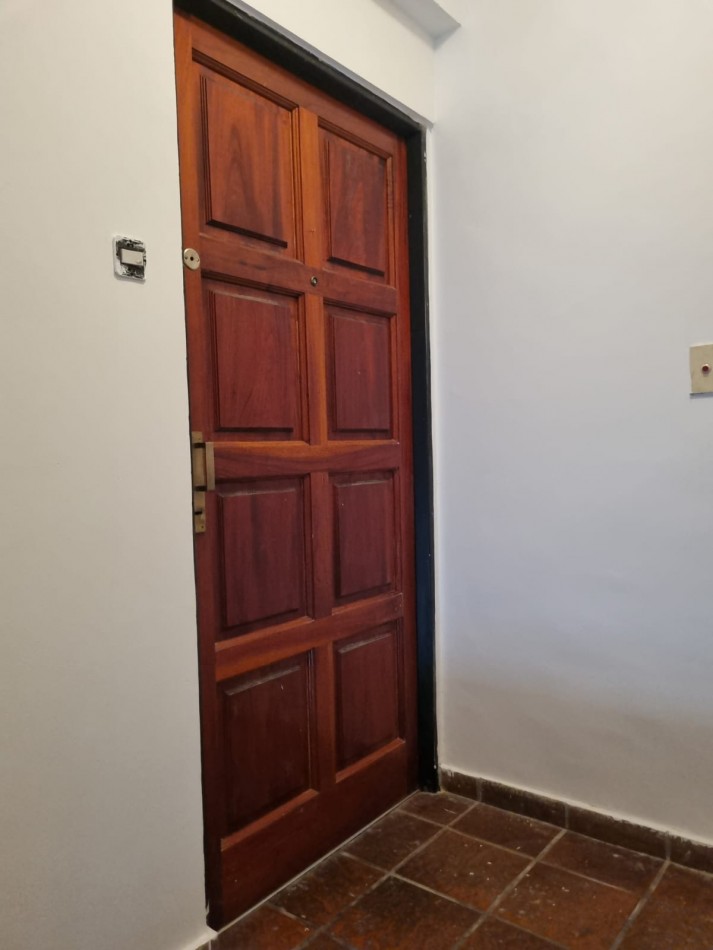 Carhue 1300. PH 3 ambientes.