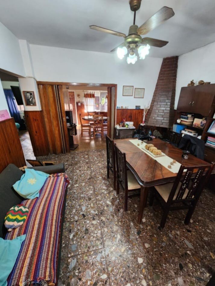 Naon 700. PH 3 ambientes contrafrente con patio y terraza.