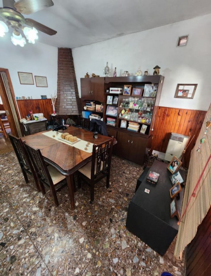 Naon 700. PH 3 ambientes contrafrente con patio y terraza.