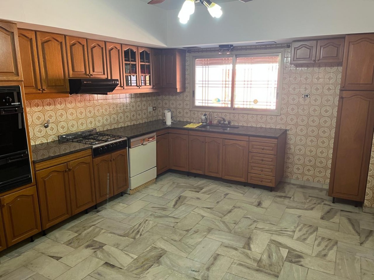 Acassuso 7000. Casa 3 ambientes