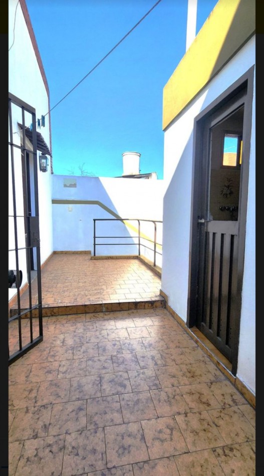 Ercilla 7000. Casa 4 ambientes.