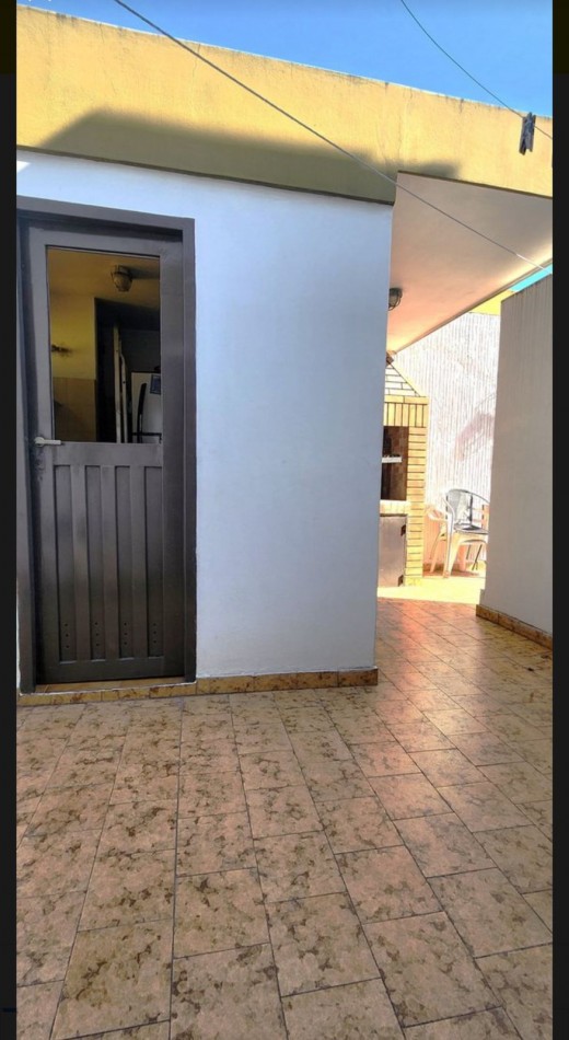 Ercilla 7000. Casa 4 ambientes.