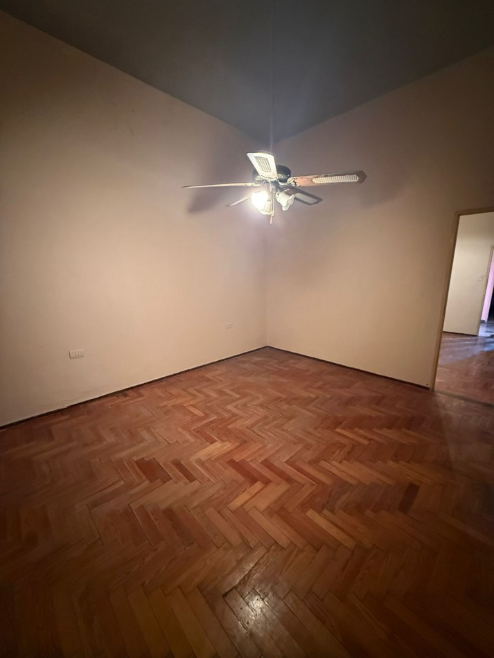 Pila 7300. Casa 5 ambientes.