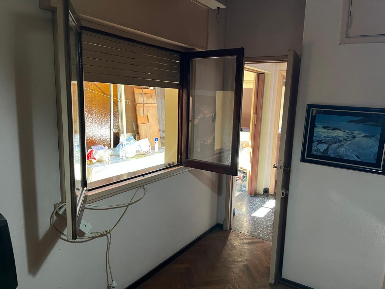 Timoteo Gordillo 2500. PH 2 1/2 ambientes patio y terraza.