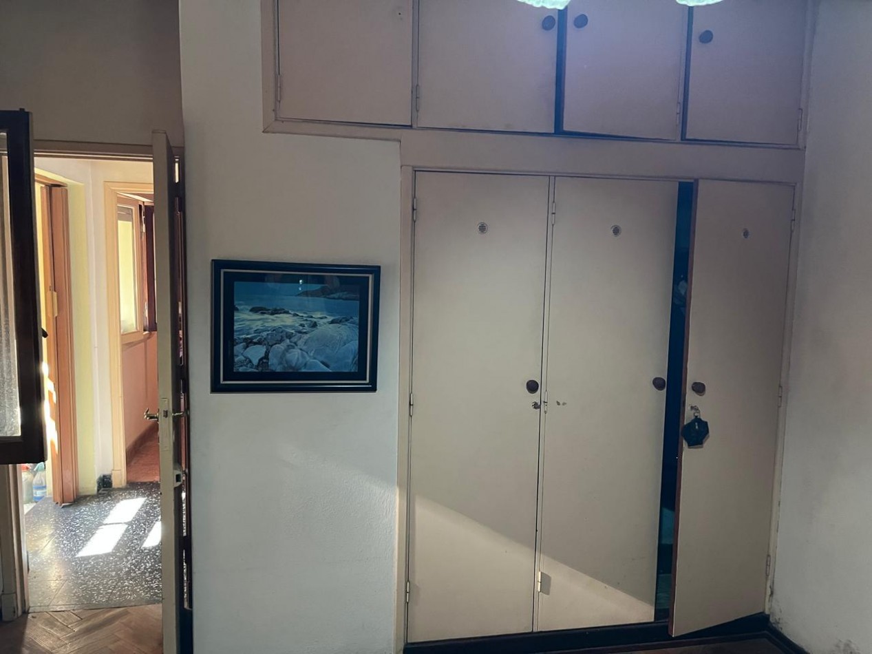 Timoteo Gordillo 2500. PH 2 1/2 ambientes patio y terraza.