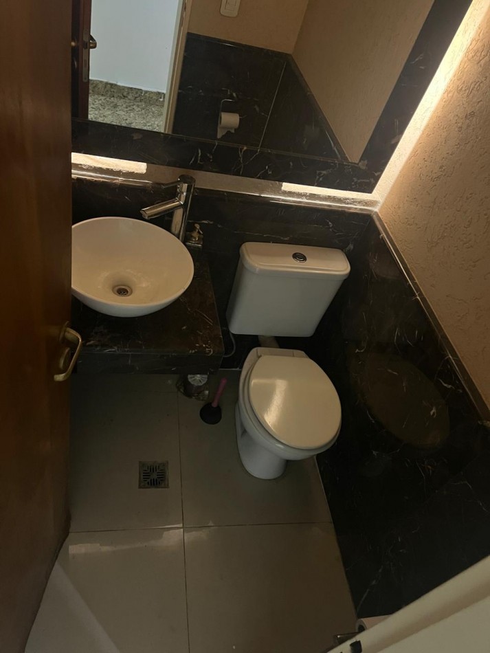 Larrazabal 1100. Departamento 4 ambientes con cochera.