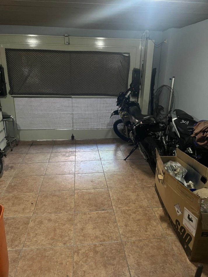 Larrazabal 1100. Departamento 4 ambientes con cochera.