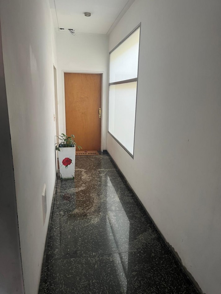 Larrazabal 1100. Departamento 4 ambientes con cochera.