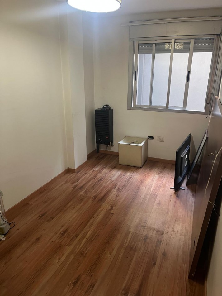 Larrazabal 1100. Departamento 4 ambientes con cochera.