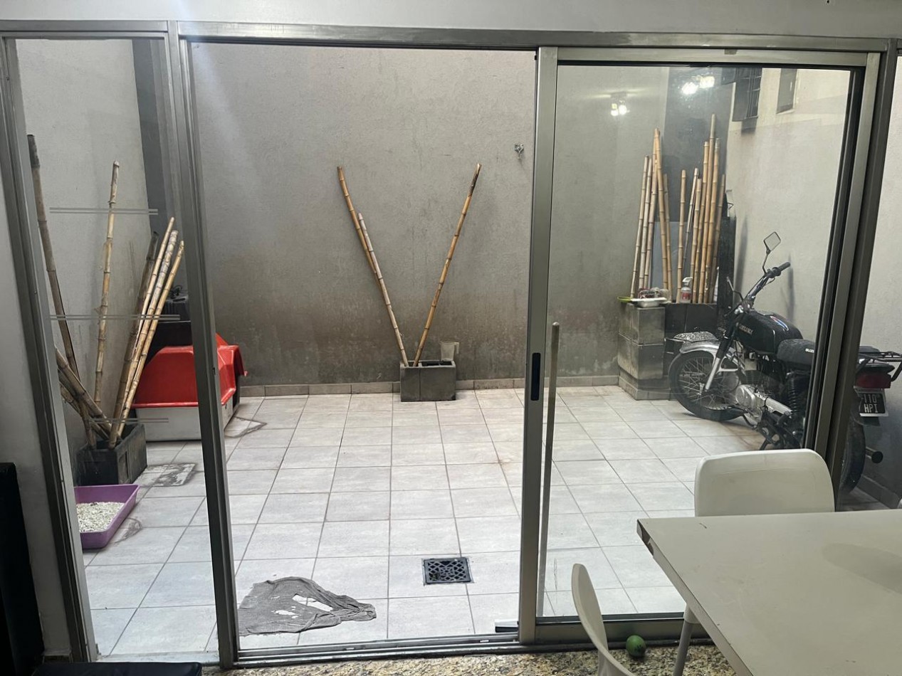 Larrazabal 1100. Departamento 4 ambientes con cochera.