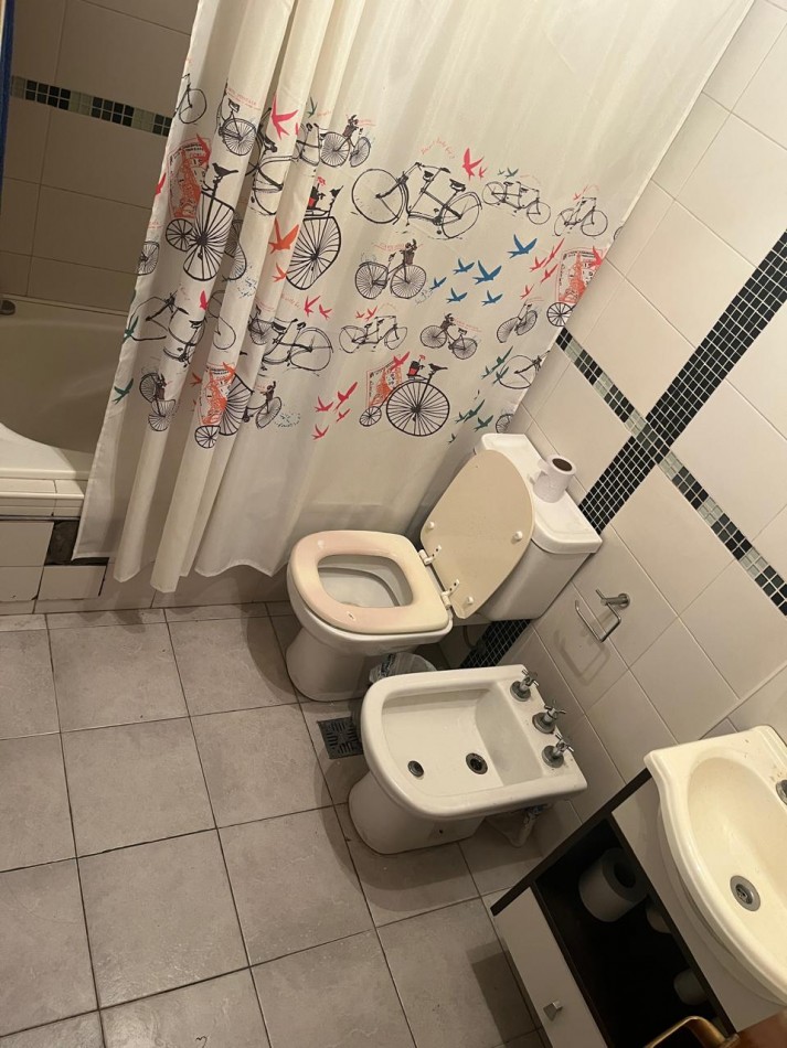 Larrazabal 1100. Departamento 4 ambientes con cochera.