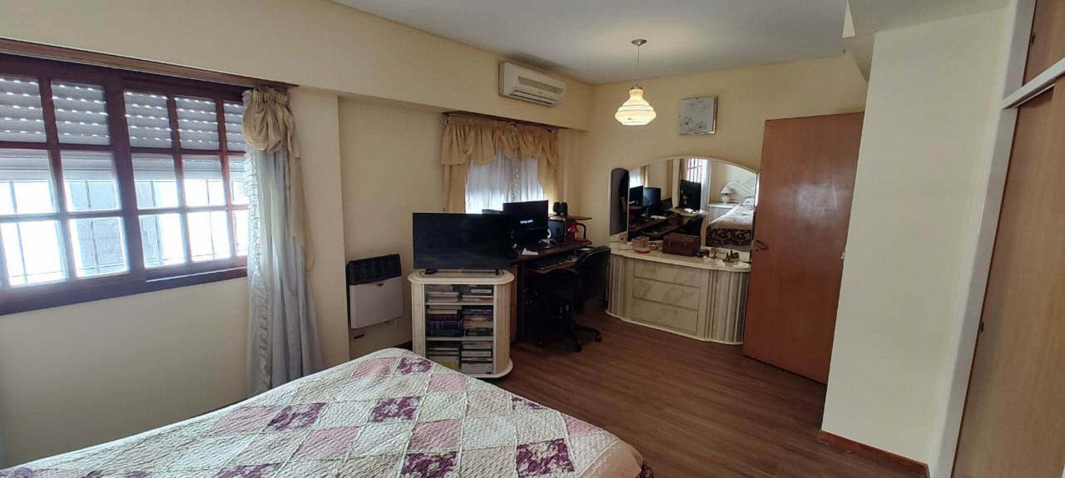 Zequeira 7100. Triplex 3 ambientes.