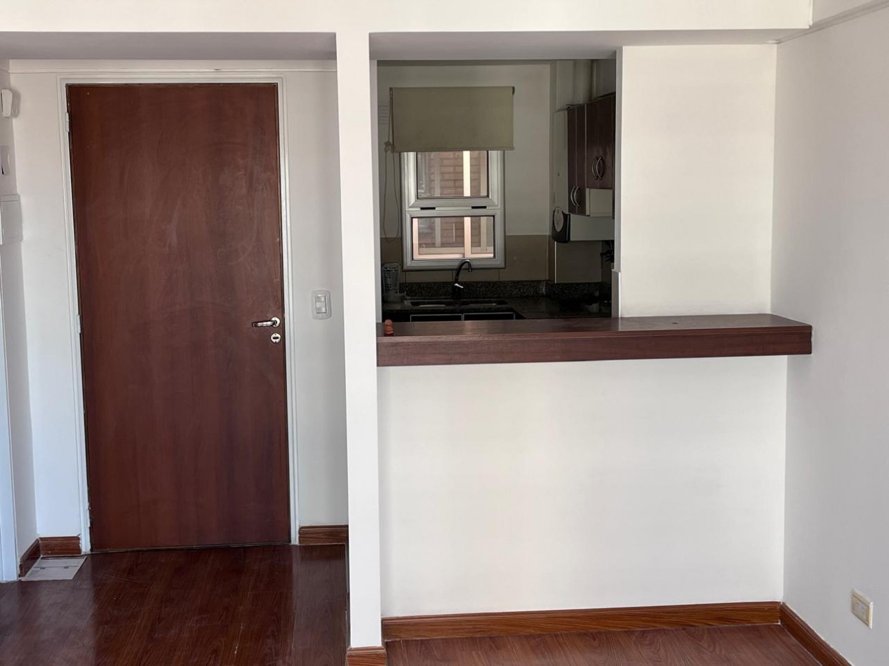 Juan Bautista Alberdi 5800. Departamento 2 ambientes con cochera.