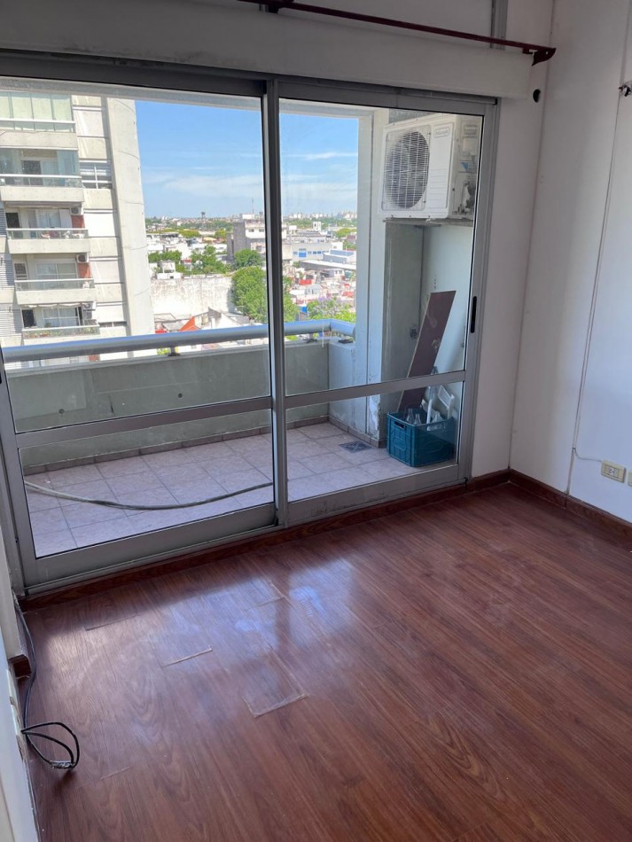 Juan Bautista Alberdi 5800. Departamento 2 ambientes con cochera.