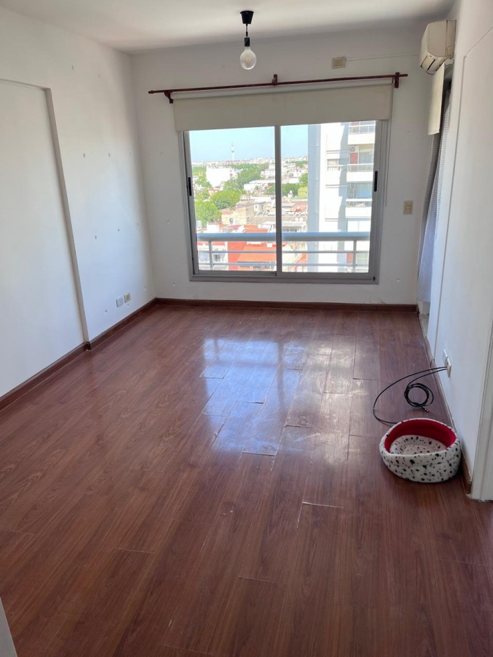 Juan Bautista Alberdi 5800. Departamento 2 ambientes con cochera.