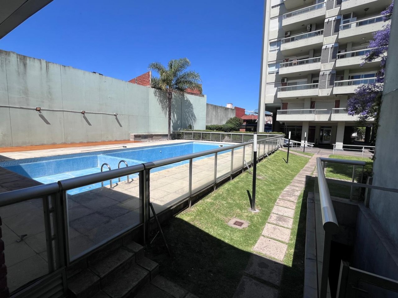 Juan Bautista Alberdi 5800. Departamento 2 ambientes con cochera.