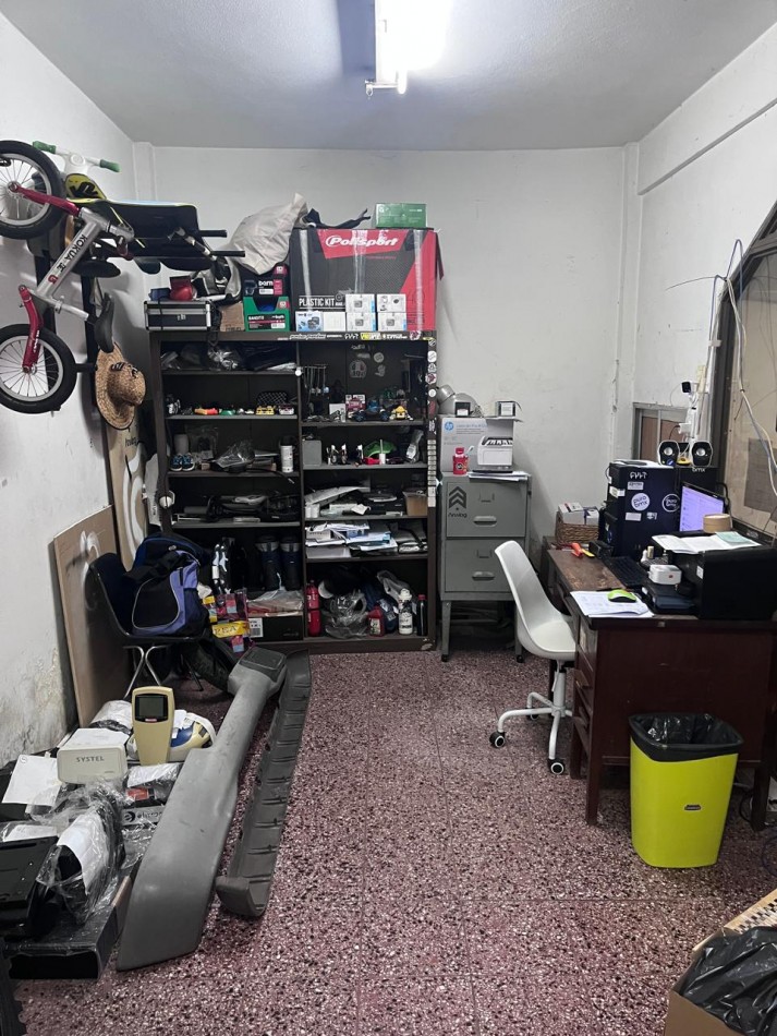 Saavedra 300. Local.