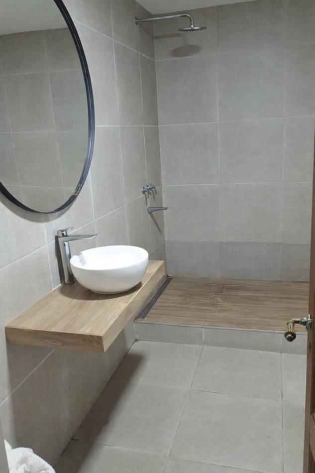 Escalada 900. PH 3 ambientes planta baja.