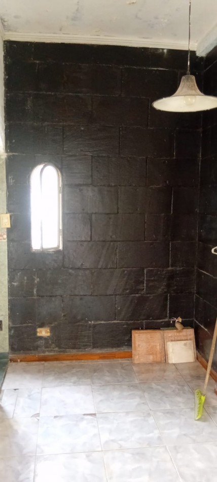 Montiel 2000. Departamento 3 ambientes al frente.