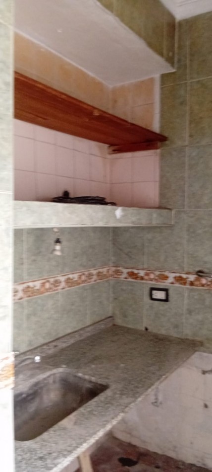 Montiel 2000. Departamento 3 ambientes al frente.