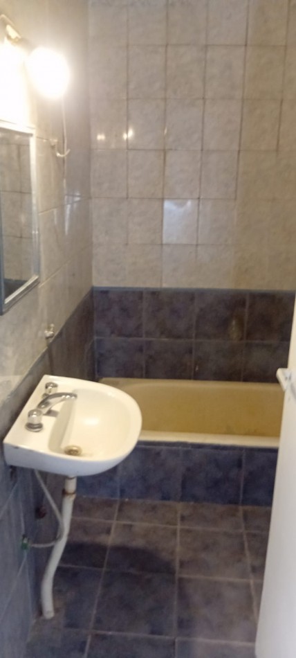 Montiel 2000. Departamento 3 ambientes al frente.