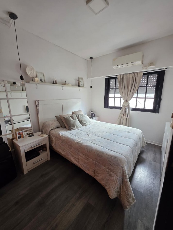 Carhue 1300. PH 3 ambientes.