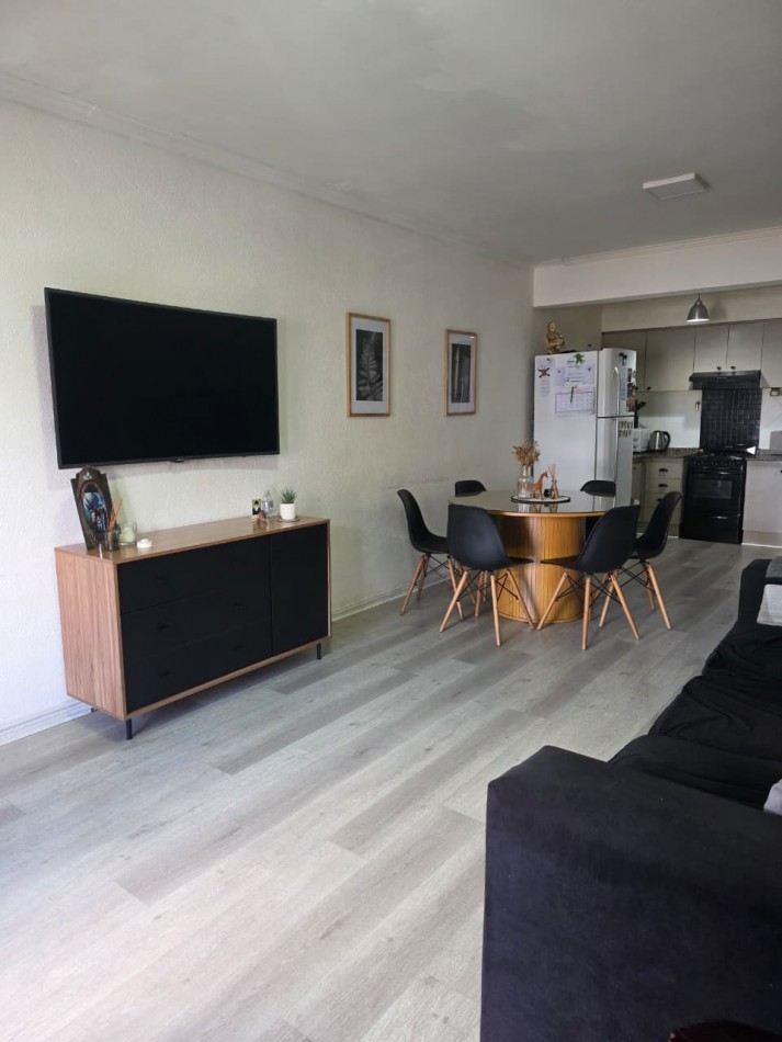 Carhue 1300. PH 3 ambientes.