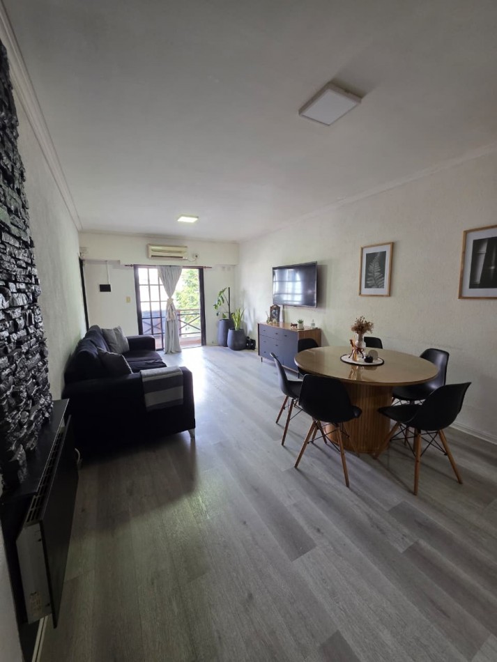 Carhue 1300. PH 3 ambientes.