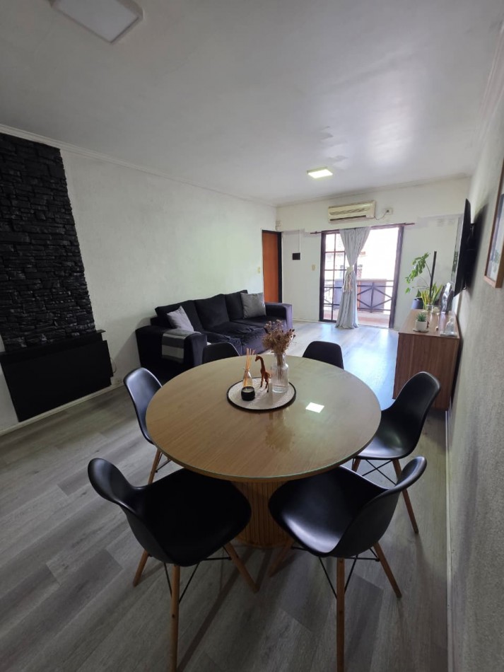 Carhue 1300. PH 3 ambientes.