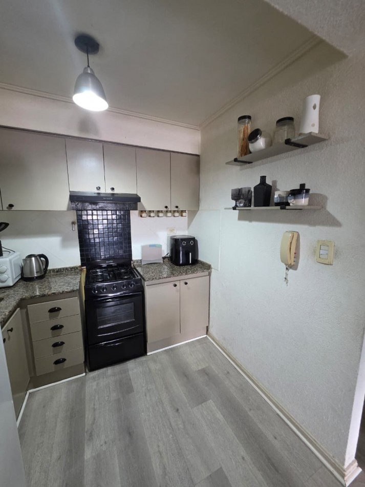 Carhue 1300. PH 3 ambientes.