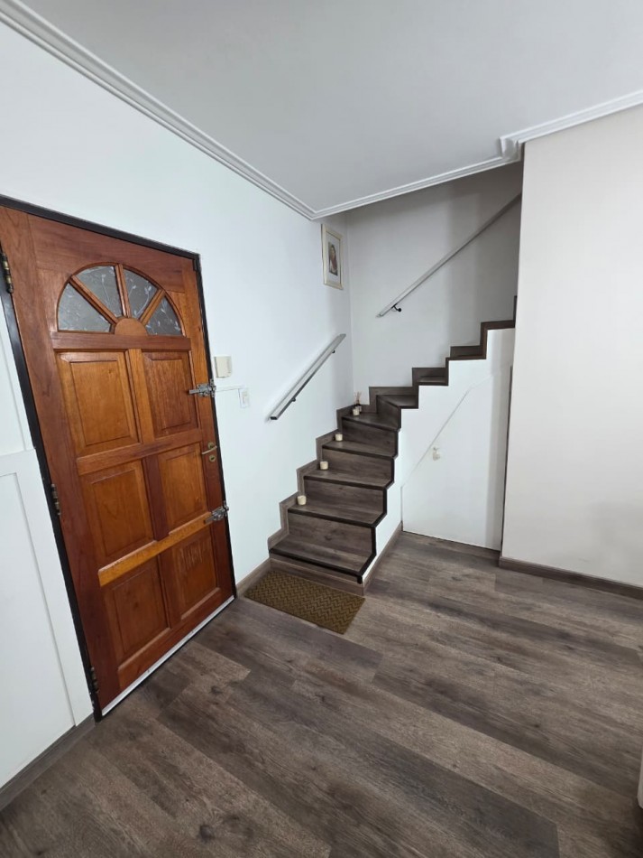 Ulrico Schmidl 6800. PH 3 ambientes en duplex.