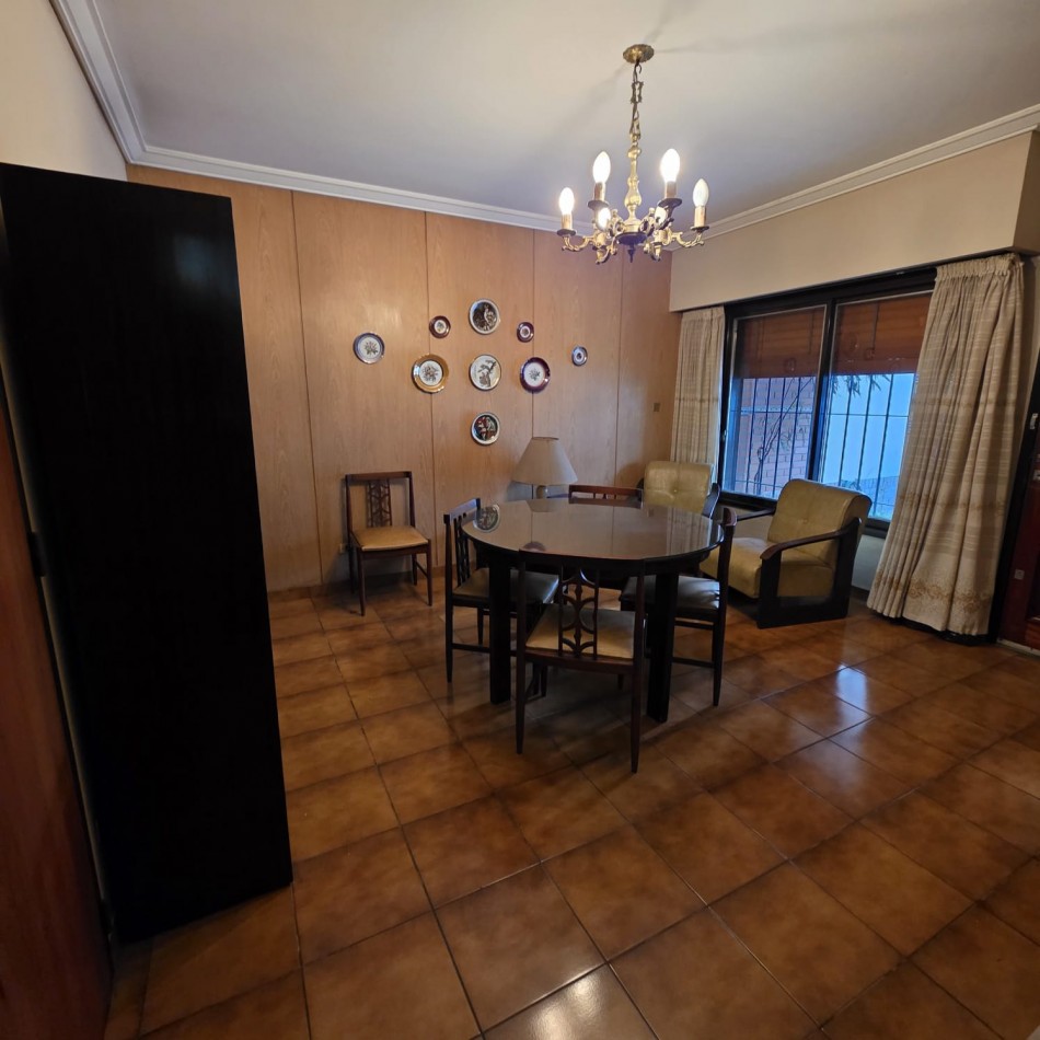 Pizarro 6900. Casa 3 ambientes.
