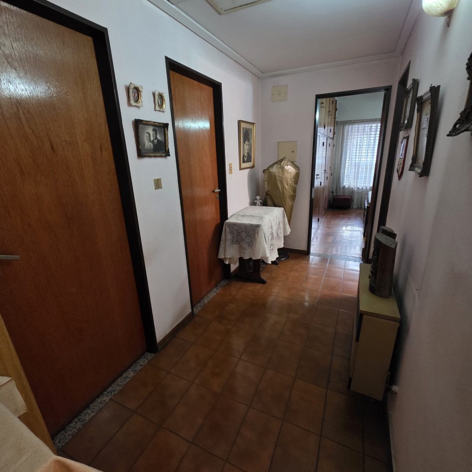 Pizarro 6900. Casa 3 ambientes.