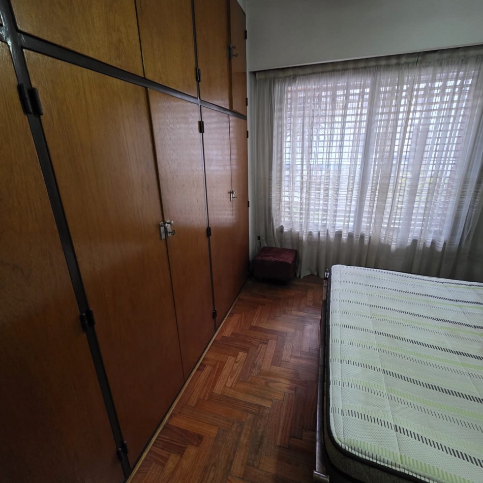 Pizarro 6900. Casa 3 ambientes.