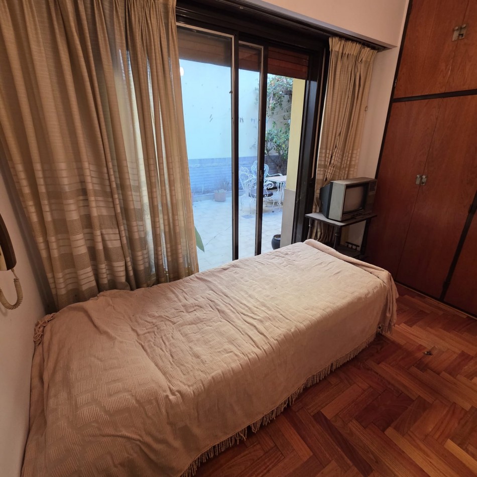Pizarro 6900. Casa 3 ambientes.