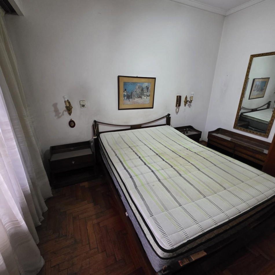 Pizarro 6900. Casa 3 ambientes.